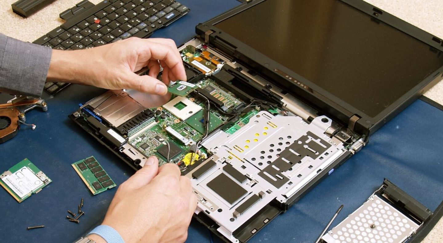 Servis desktop, laptop i tablet računara